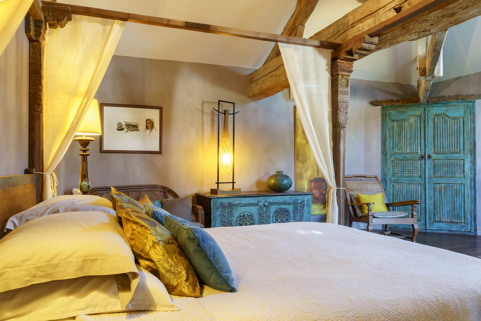 Chambre décoration d'Inde, vue du lit