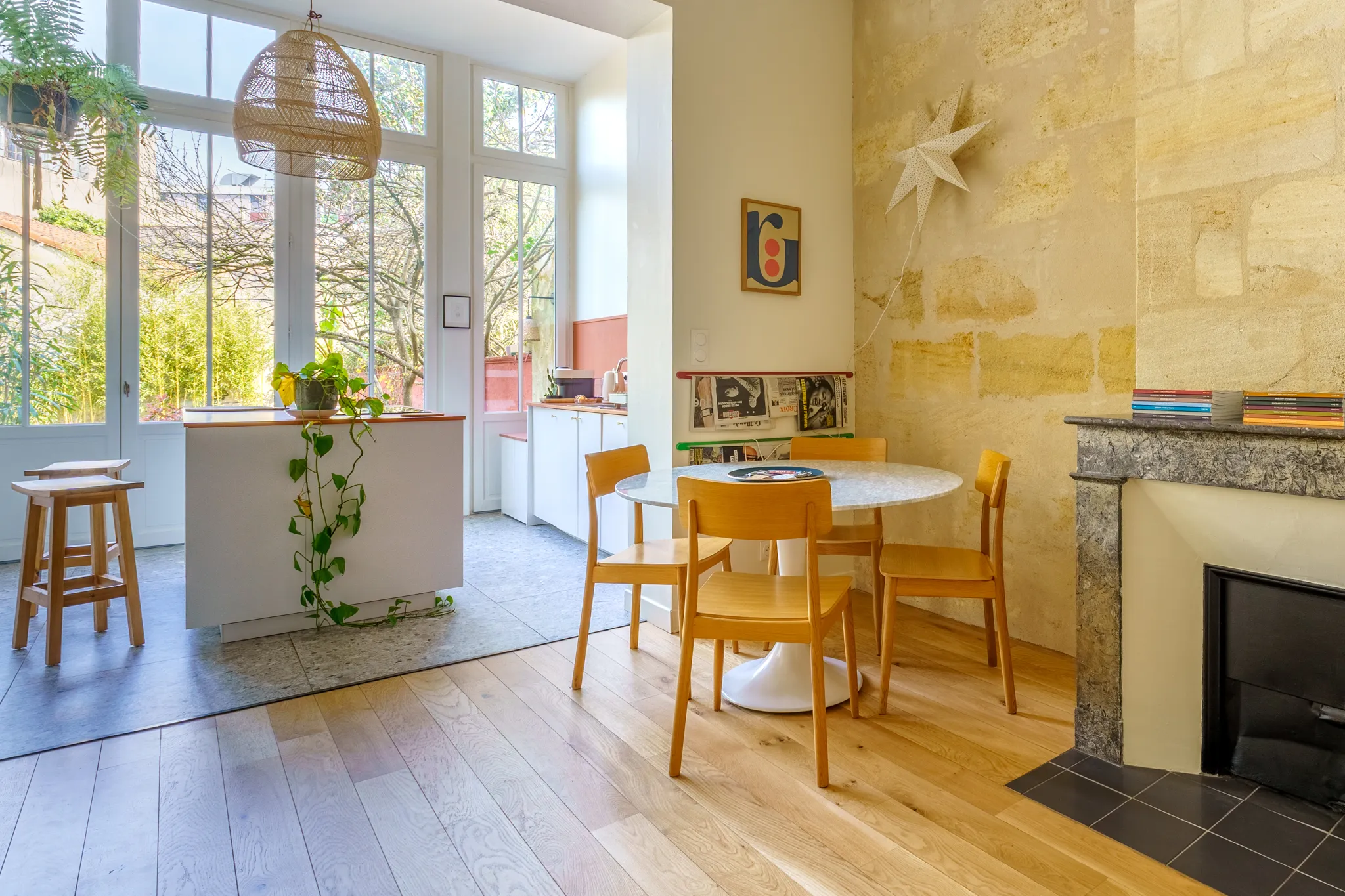 Espaces repas avec déco accueillante