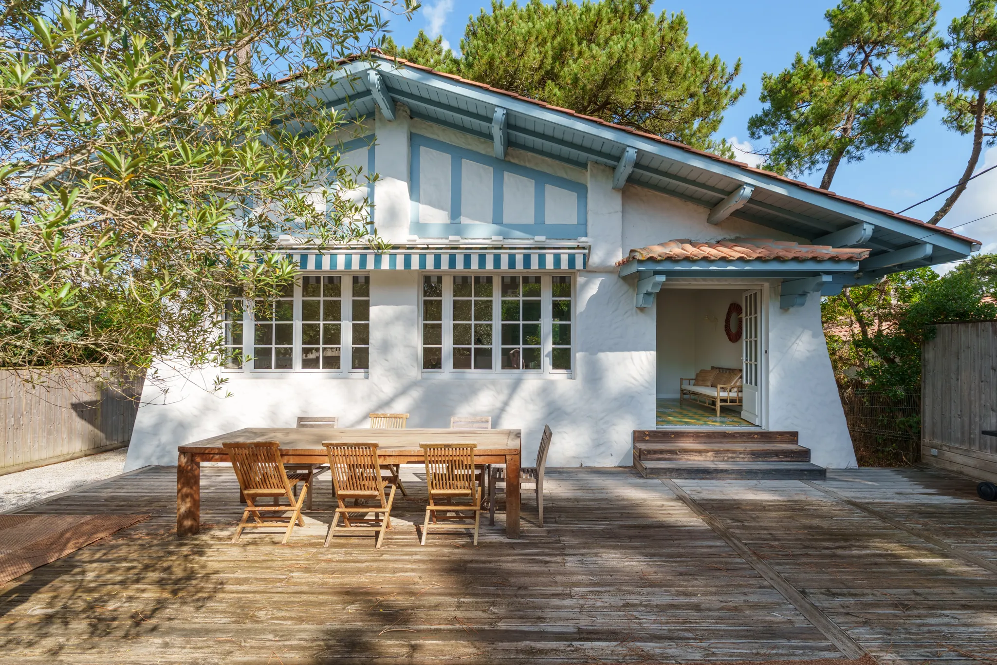 Façade maison arcachonnaise, terrasse bois