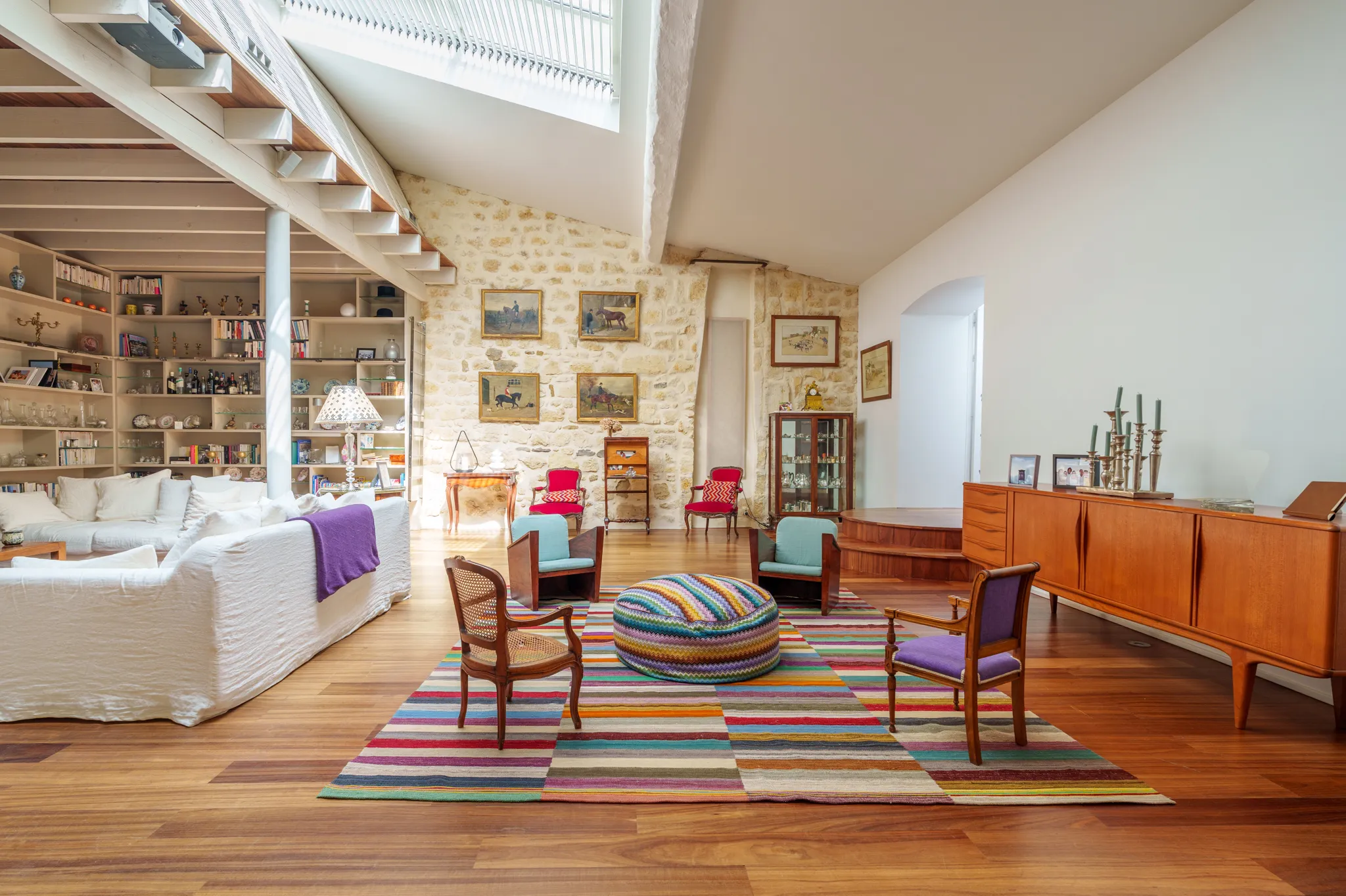 Loft avec grand espace de detente et repos 